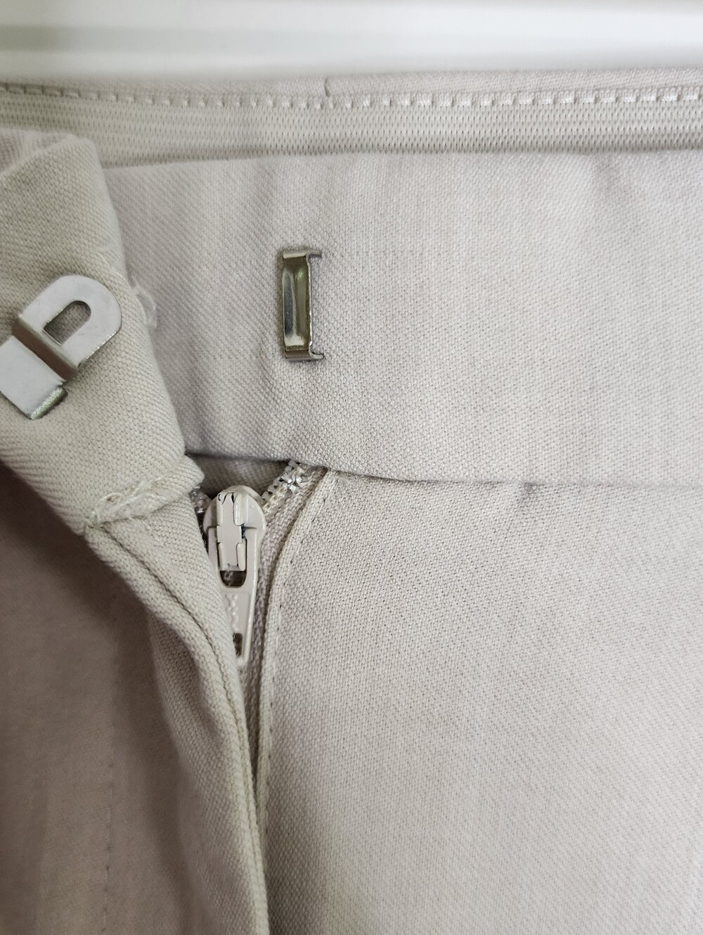 H&M Women's Cream Wide-Leg Pleated Front Trouser Pants Size 4 Business Casual - Picture 10 of 13